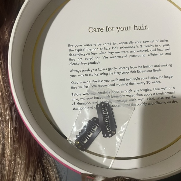 NEW LUXY  light bronde human hair clip in seamless extensions $275 160g - Picture 10 of 14